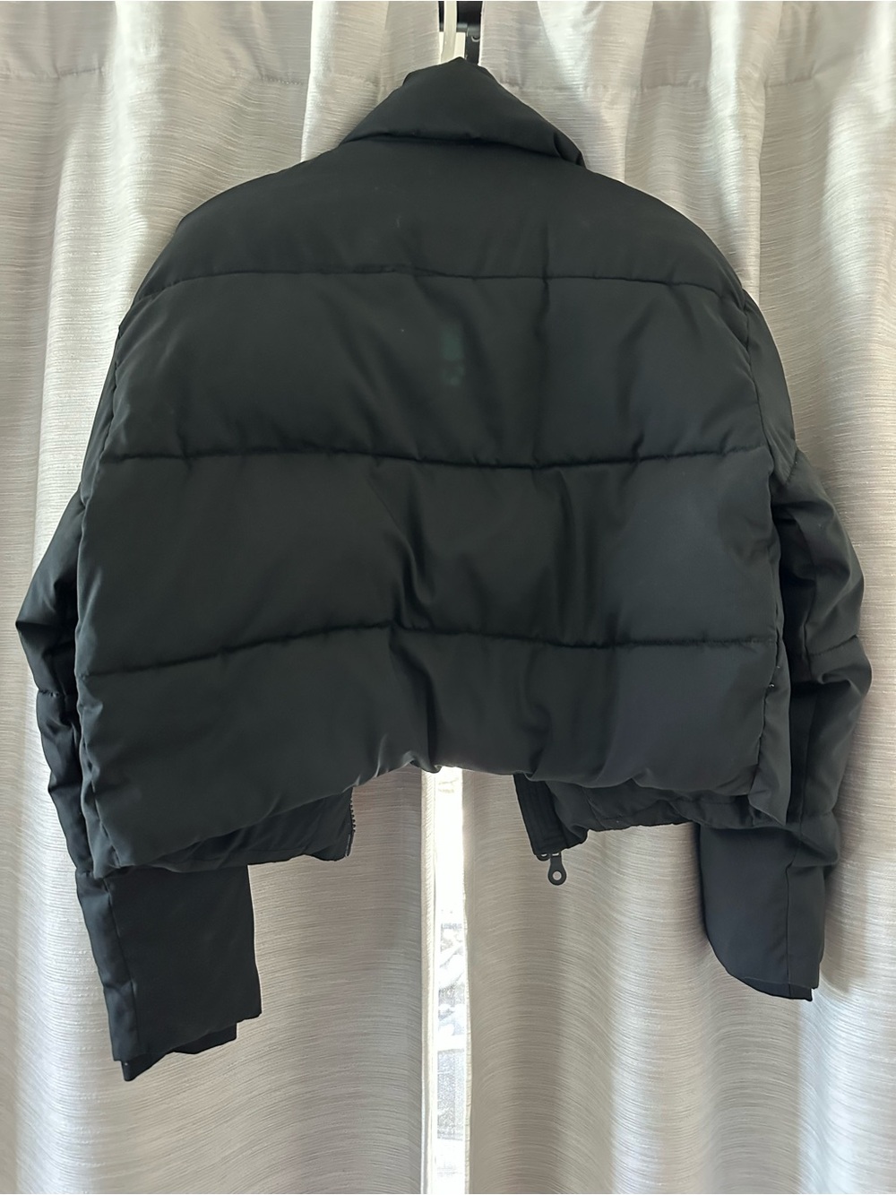Black Puffer Jacket Cropped - Picture 3 of 3